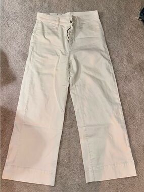 GAP Wide-Leg Sky High Jeans in Cream